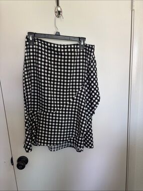 Banana Republic Black and White Gingham Asymmetrical Skirt